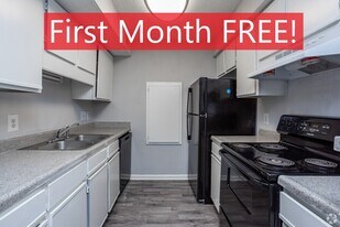 Retreat at Baywood in Morrow, GA - Building Photo