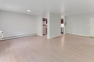 Glencroft Club Apartments in Folcroft, PA - Foto de edificio - Building Photo