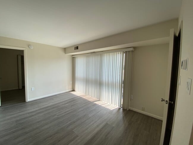 Cleveland Arms Apartments in Arlington, VA - Foto de edificio - Building Photo