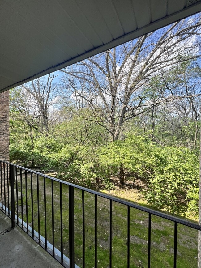 5750 Abbey Dr, Unit 5750-2E