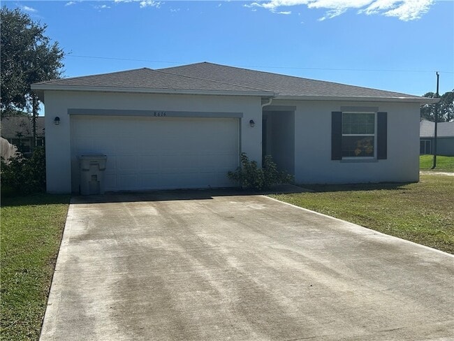 8616 100th Ct in Vero Beach, FL - Building Photo - Building Photo