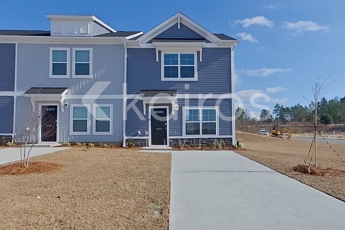 2253 Banyon Cir in Graniteville, SC - Foto de edificio