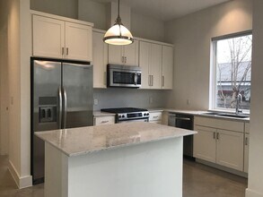 2212 Iva Ln in Austin, TX - Building Photo - Building Photo