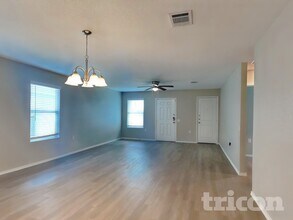 7319 Rosada Way in San Antonio, TX - Building Photo - Building Photo