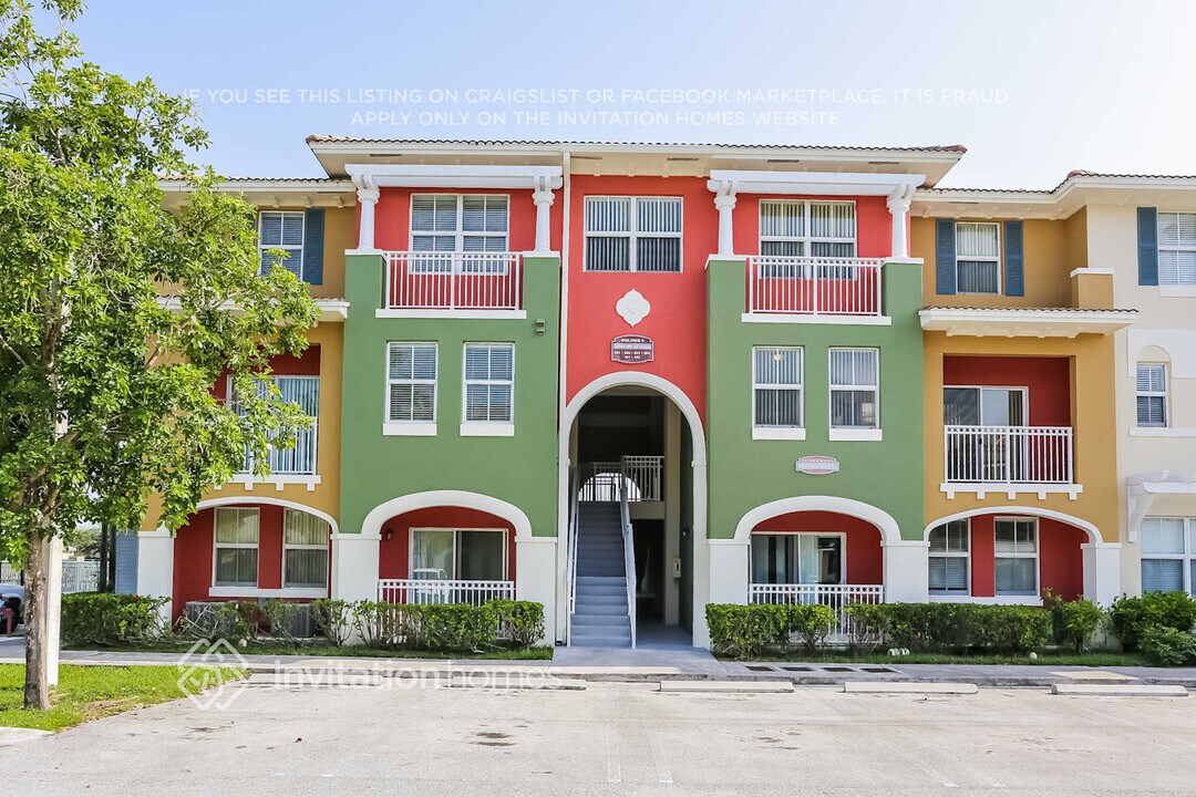 10903 NW 83rd St in Doral, FL - Building Photo