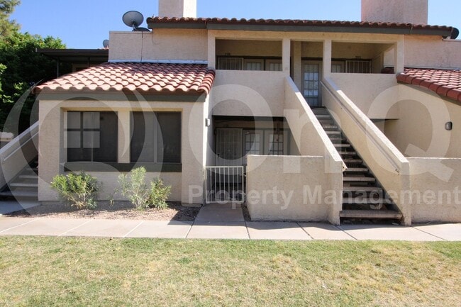 30 E Brown Rd in Mesa, AZ - Building Photo - Building Photo