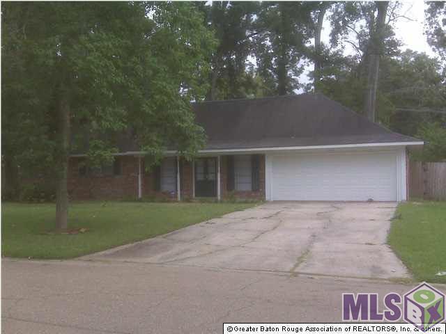 12114 E Glenhaven Dr in Baton Rouge, LA - Building Photo