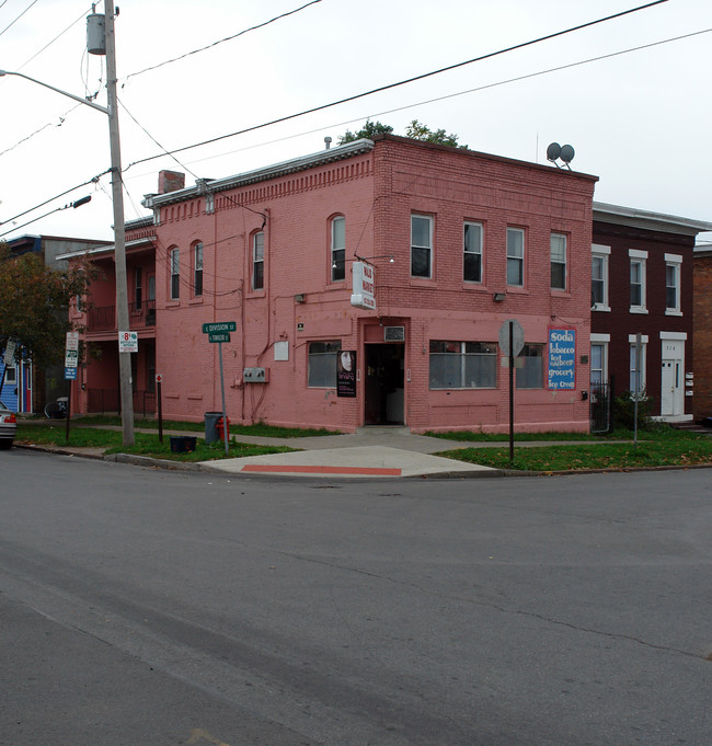 318 E Division St in Syracuse, NY - Building Photo - Building Photo