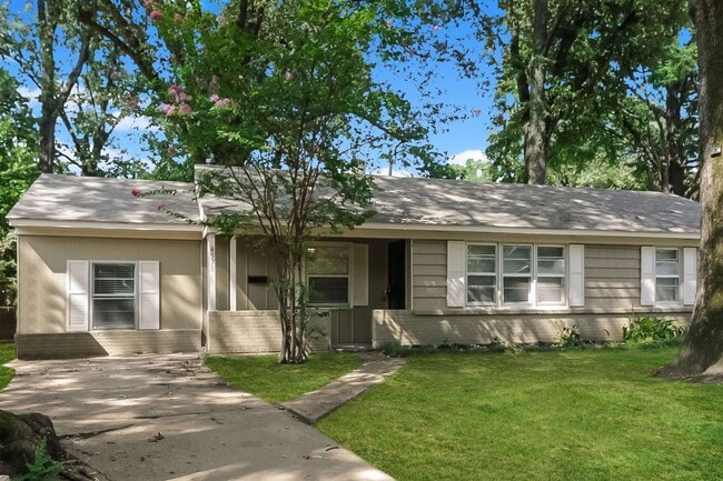 property at 4570 E Dearing Rd