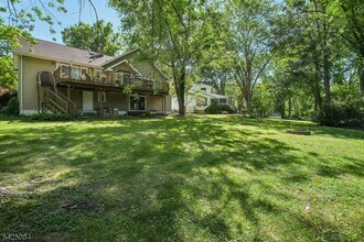 195 Chaucer Dr in Berkeley Heights, NJ - Building Photo - Building Photo