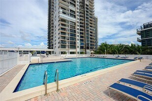 2201 S Ocean Dr, Unit 2202 in Hollywood, FL - Building Photo