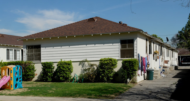 70 Vinedo Ave in Pasadena, CA - Foto de edificio - Building Photo