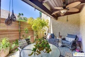2170 S Palm Canyon Dr in Palm Springs, CA - Foto de edificio - Building Photo
