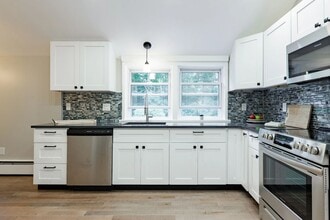 227 Gurleyville Rd, Unit A in Mansfield, CT - Building Photo - Building Photo