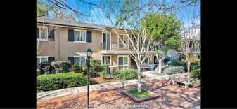 660 S Glassell St, Unit 86 in Orange, CA - Building Photo