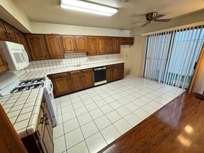 4267 Beverly Glen Blvd, Unit 1 in Sherman Oaks, CA - Building Photo - Building Photo