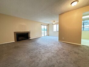 12504 E Cornell Ave in Aurora, CO - Foto de edificio - Building Photo