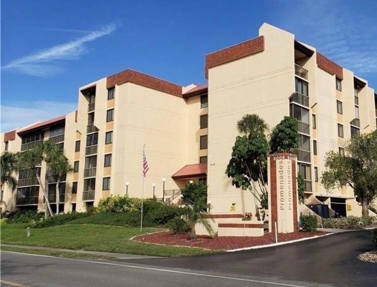 3006 Caring Way, Unit 417 in Port Charlotte, FL - Building Photo
