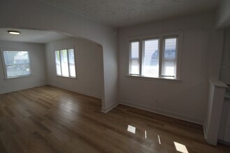 327 E Bridgeport Ave in Spokane, WA - Building Photo - Building Photo