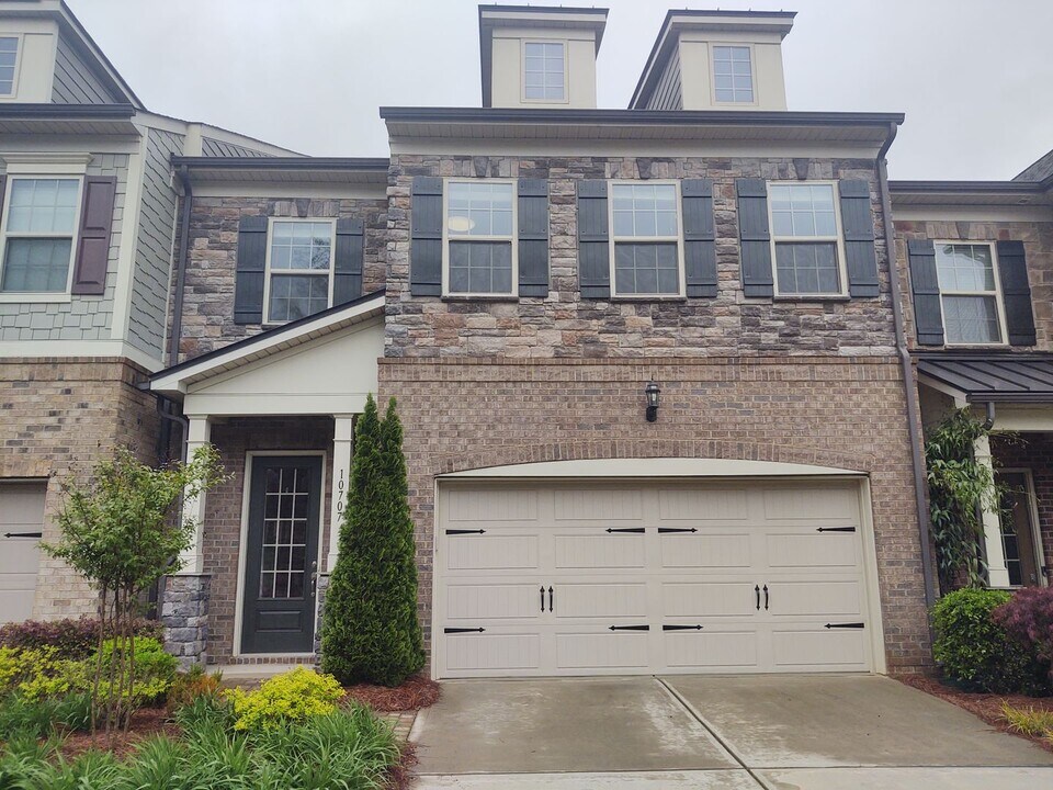 10707 Campbell Commons Way in Charlotte, NC - Building Photo