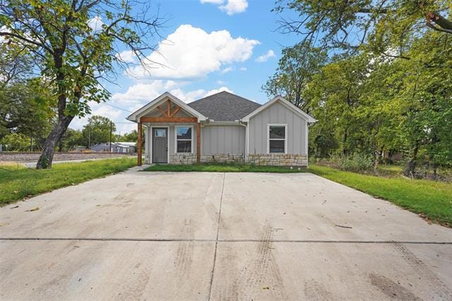 property at 536 E Carter St