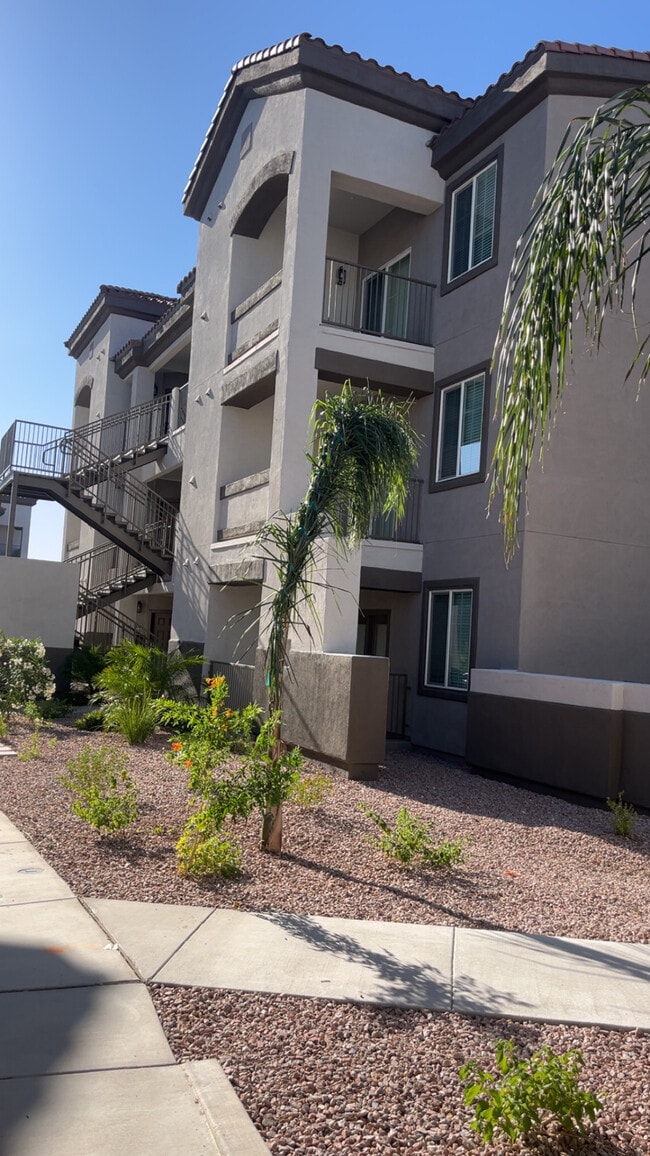 The Crest at Skyline