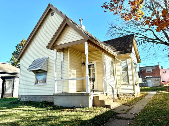 property at 1816 Chase St