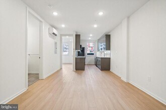 225 N 12th St in Philadelphia, PA - Building Photo - Building Photo