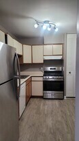 2000 Bayside Dr in Palatine, IL - Building Photo