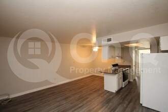 3004 E Waltann Ln in Phoenix, AZ - Foto de edificio - Building Photo