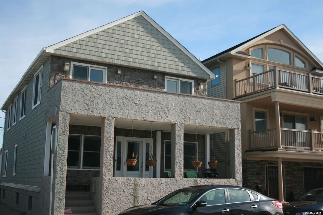 22 Maryland Ave in Long Beach, NY - Building Photo