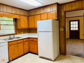 105 Sunrise Dr in Newnan, GA - Building Photo - Building Photo