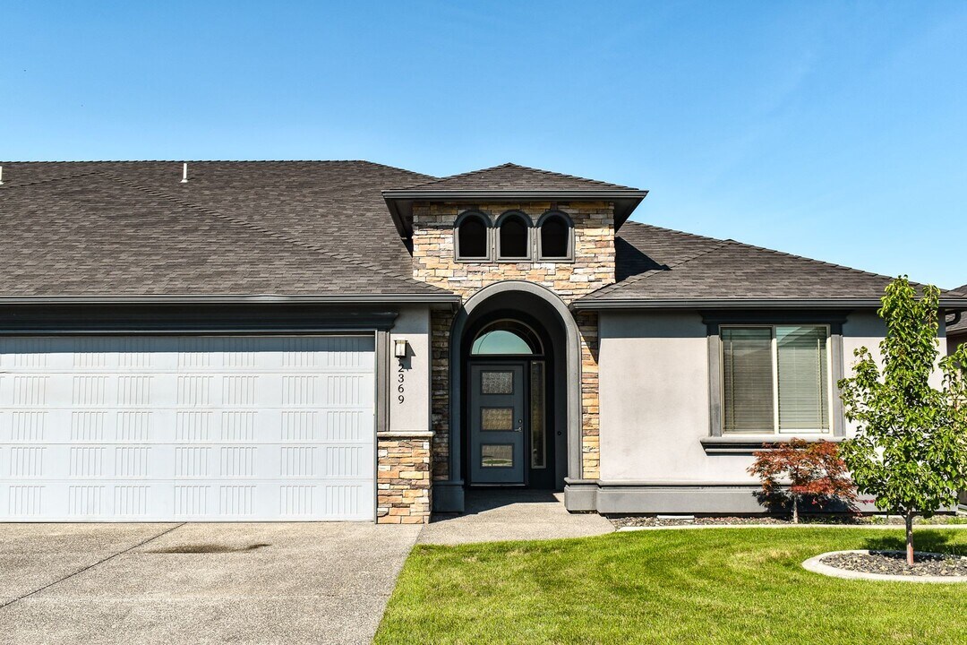 2369 Delle Celle Dr in Richland, WA - Building Photo