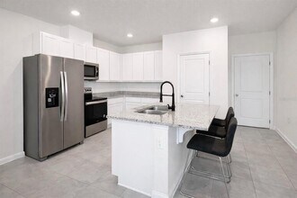 400 Preston Cv Dr in St. Cloud, FL - Building Photo - Building Photo