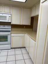 1902 Grand Bahama Dr E in Palm Springs, CA - Building Photo - Building Photo