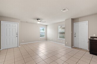 16630 E Hammon in Montgomery, TX - Building Photo - Building Photo