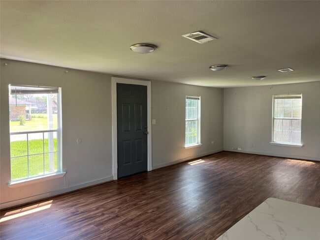 property at 206 S Market St