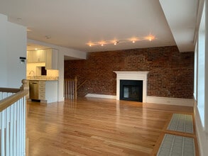 52 Sanborn St in Reading, MA - Building Photo - Building Photo