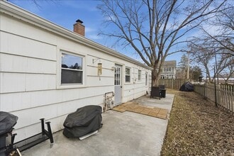 321 Grant Ave in Geneva, IL - Building Photo - Building Photo