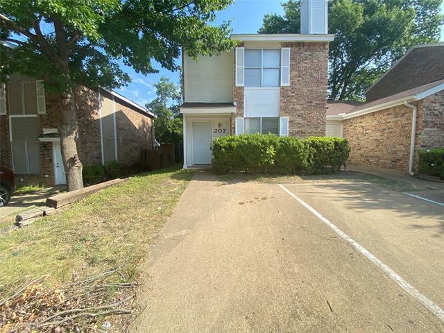 property at 207 Country Bend