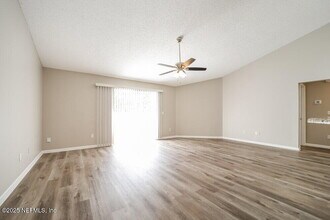 45 Perry Creek Dr in Jacksonville, FL - Building Photo - Building Photo