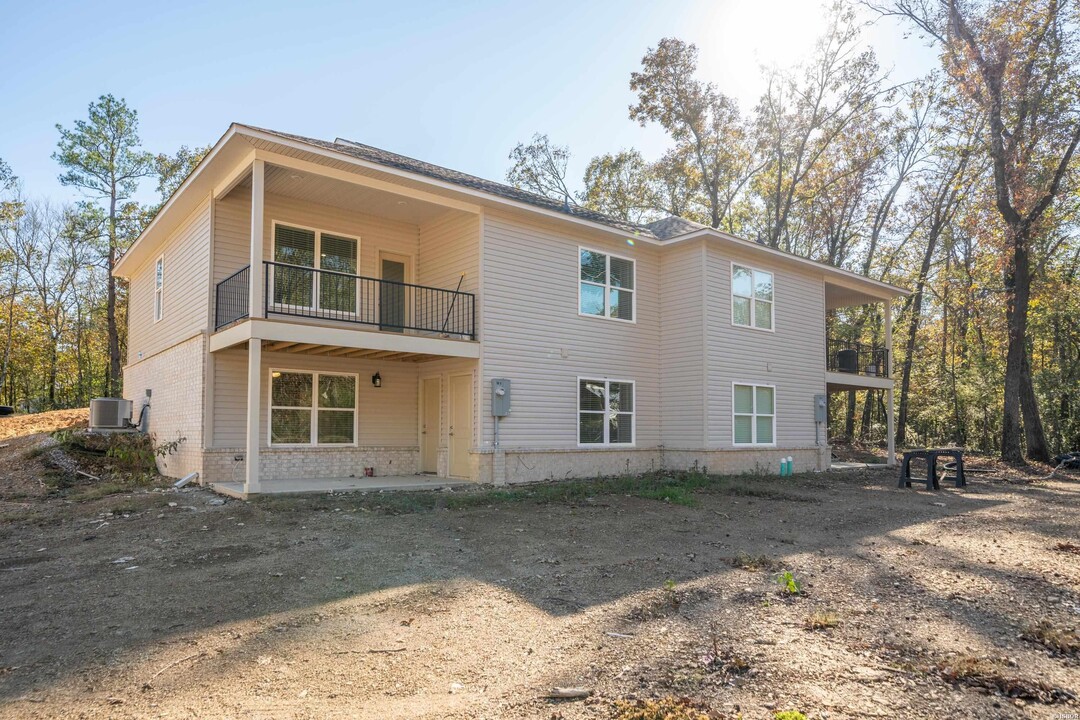 102 & 106 Cheyenne St in Hot Springs National Park, AR - Building Photo