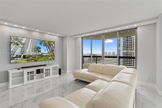 3500 Mystic Pointe Dr in Aventura, FL - Building Photo - Building Photo