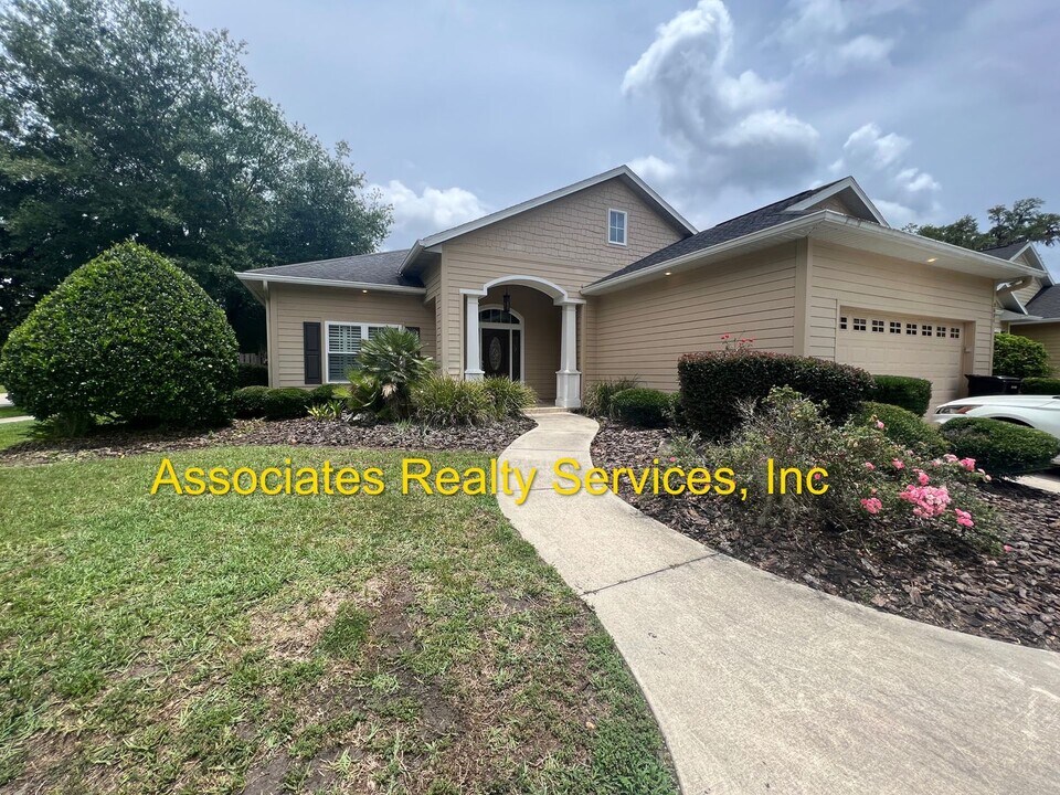 3621 SW 74th Dr in Gainesville, FL - Foto de edificio