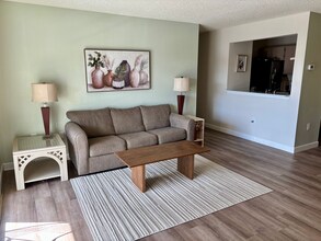 3705 SW 27th St, Unit 625 in Gainesville, FL - Foto de edificio - Building Photo