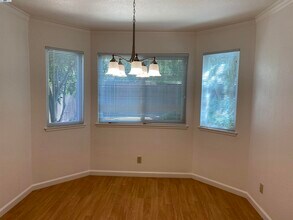 6084 Vía de los Cerros in Pleasanton, CA - Building Photo - Building Photo