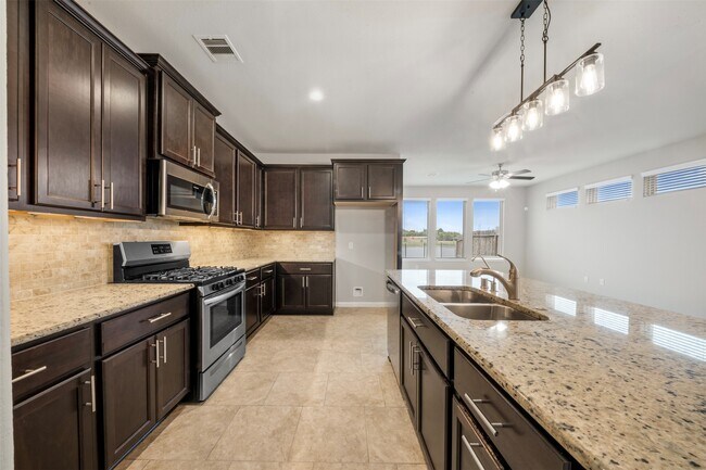 1234 Willow Plains Ln in Rosenberg, TX - Building Photo - Building Photo