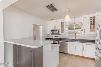 1049 E Colter St in Phoenix, AZ - Building Photo - Building Photo