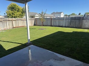 3721 Pierre Ave in Caldwell, ID - Foto de edificio - Building Photo