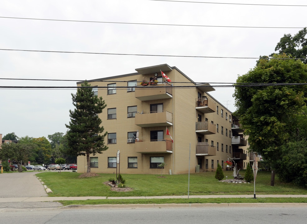 The Maple View Apartments in Halton Hills, ON - Building Photo